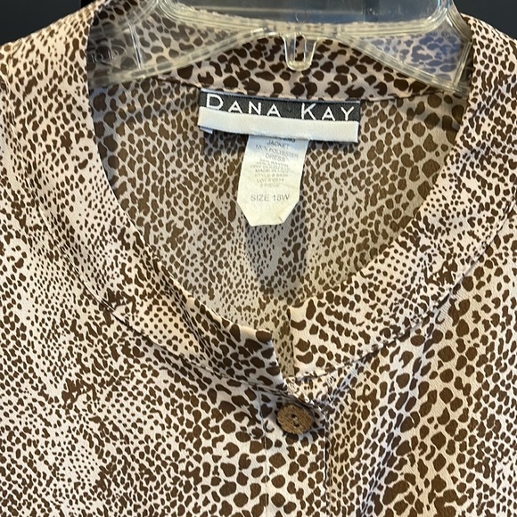 Dana Kay Animal Print Button Down Blouse Short Sleeve Size 18W Plus - Picture 2 of 4